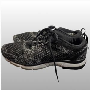 Vionic Flex Sierra Black Gray Knit Sneakers Women running comfort athletic sz 6